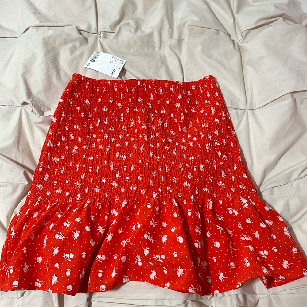 Never worn floral skirt.